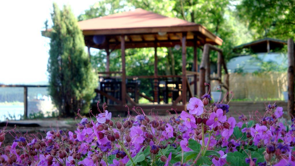 White Village Park Iskar Lake Pasarel Exterior foto